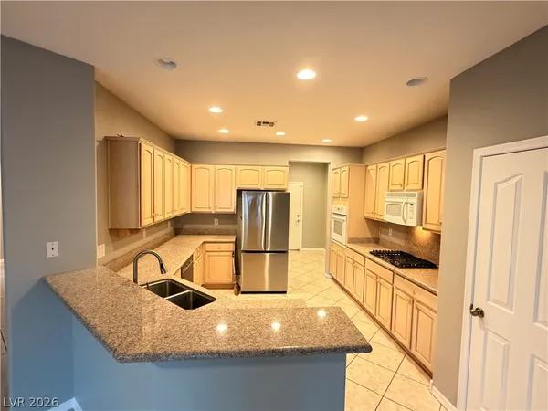$2,750 | 2805 Foxtail Creek Avenue, Henderson, NV 89052