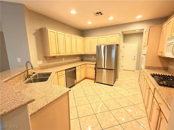 $2,750 | 2805 Foxtail Creek Avenue, Henderson, NV 89052