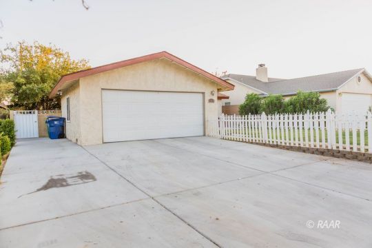 1129 West Benson Avenue Ridgecrest, CA 93555 - Photo 3 of 28 Gallery Image 3