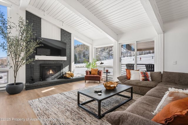 $4,232,500 | 360 Wood Road, Unit 301, Snowmass Village, CO 81615