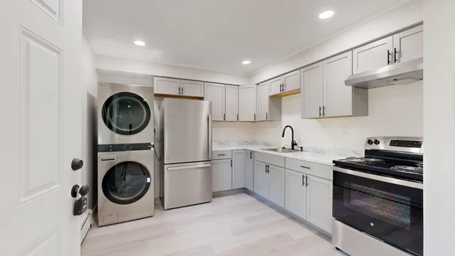 $1,900 | 122 Allen Drive, Unit 1, Ann Arbor, MI 48103