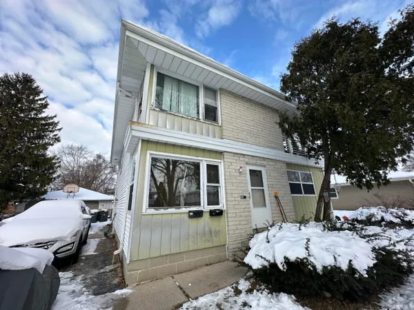 $326,900 | 410 Dodie Drive, Unit 412, Waukesha, WI 53189