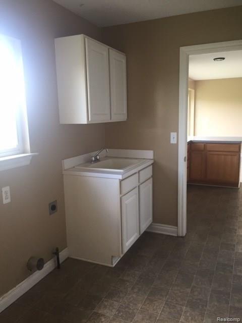 10755 Fisher Road Yale, MI 48097 - Photo 6 of 13 IMG_1721.JPG