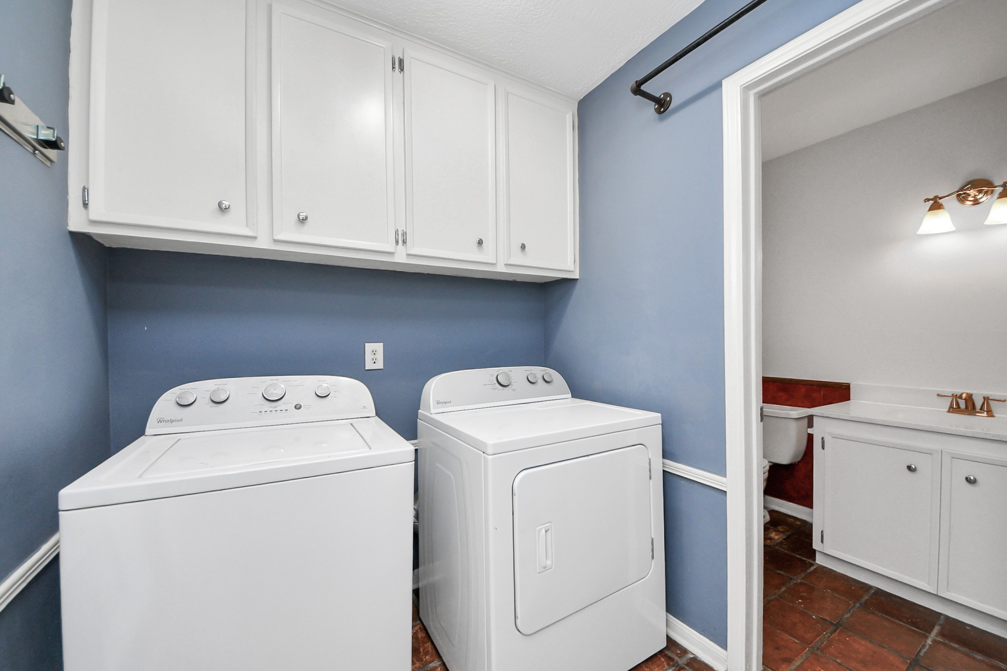 6706 Trebeck Lane Spring, TX 77379 - Photo 17 of 46 a utility room with dryer and washer