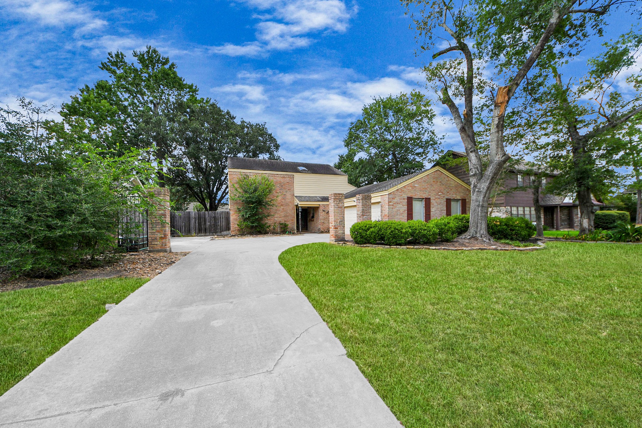 6706 Trebeck Lane Spring, TX 77379 - Photo 3 of 46 a front view of house with yard and green space