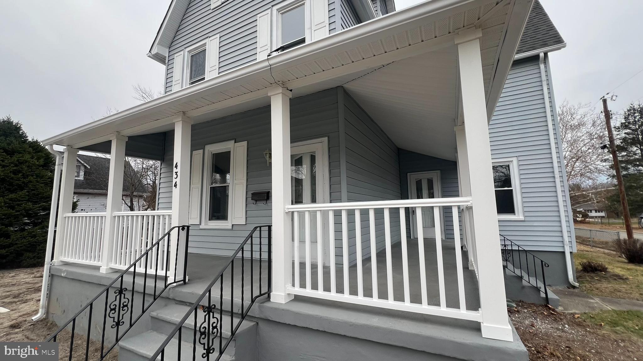 434 East Maple Avenue Lindenwold, NJ 08021 - Photo 3 of 36 a view of a house with a porch