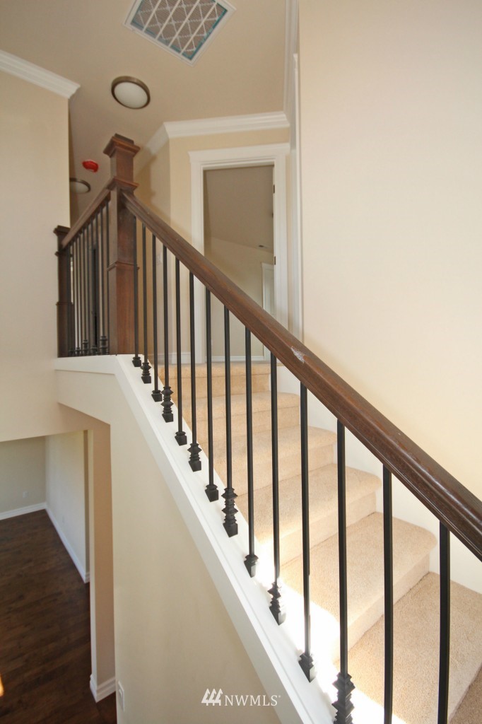 528 Wells Avenue North Renton, WA 98057 - Photo 13 of 25 Gallery Image 13
