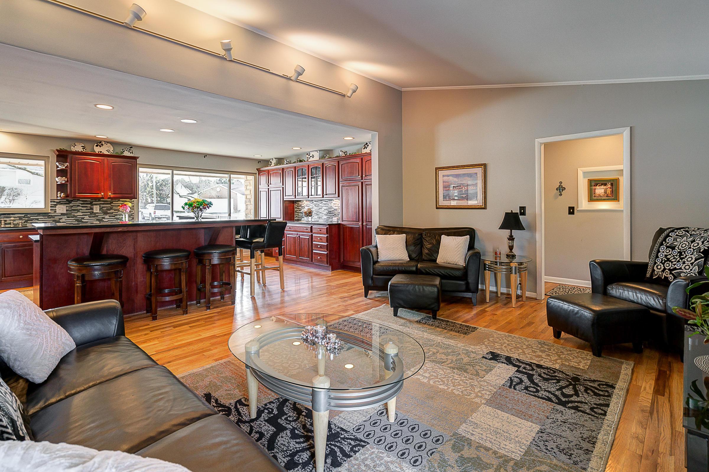 2068 Chardon Road Upper Arlington, OH 43220 - Photo 1 of 41