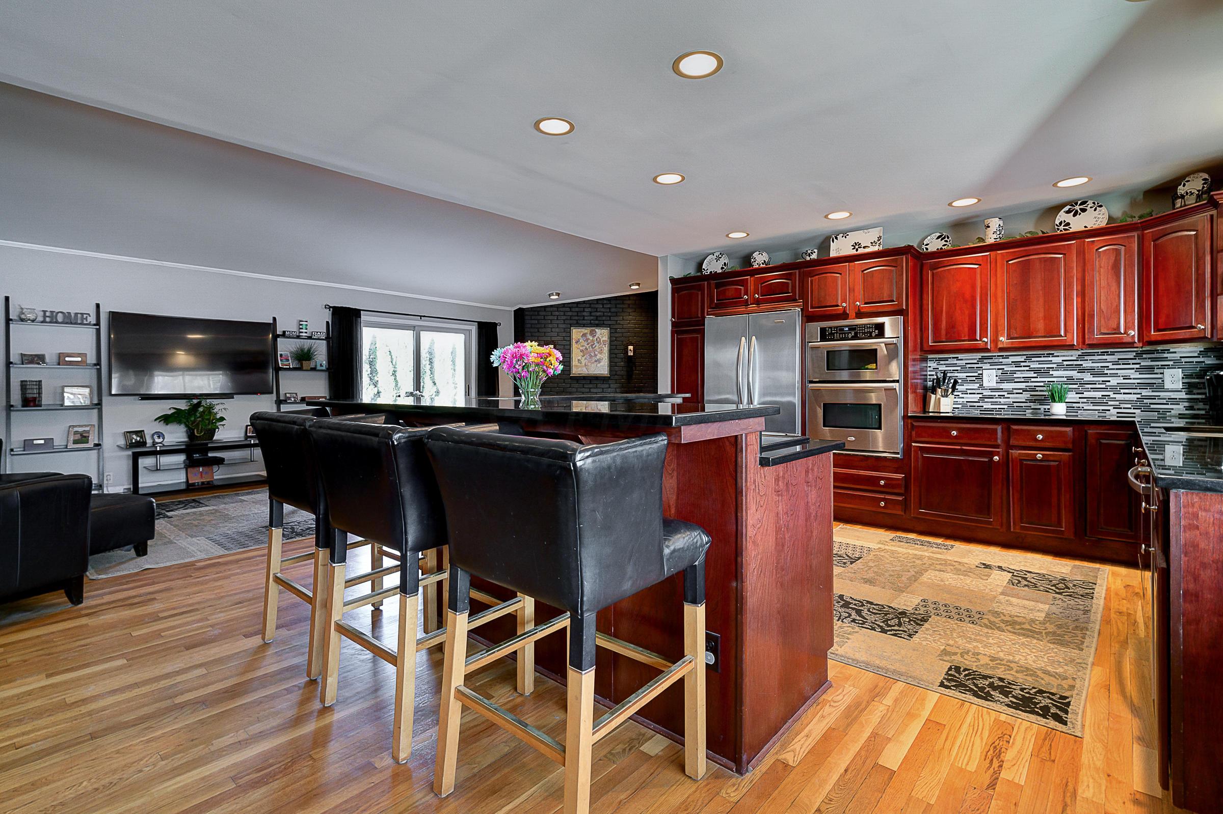 2068 Chardon Road Upper Arlington, OH 43220 - Photo 12 of 41