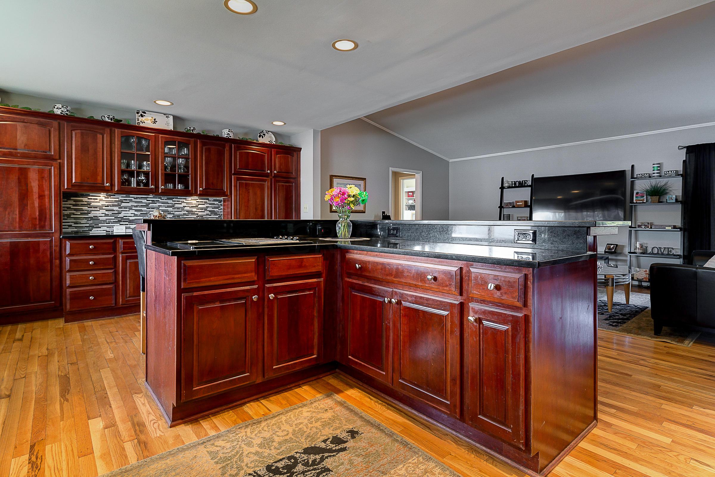 2068 Chardon Road Upper Arlington, OH 43220 - Photo 13 of 41