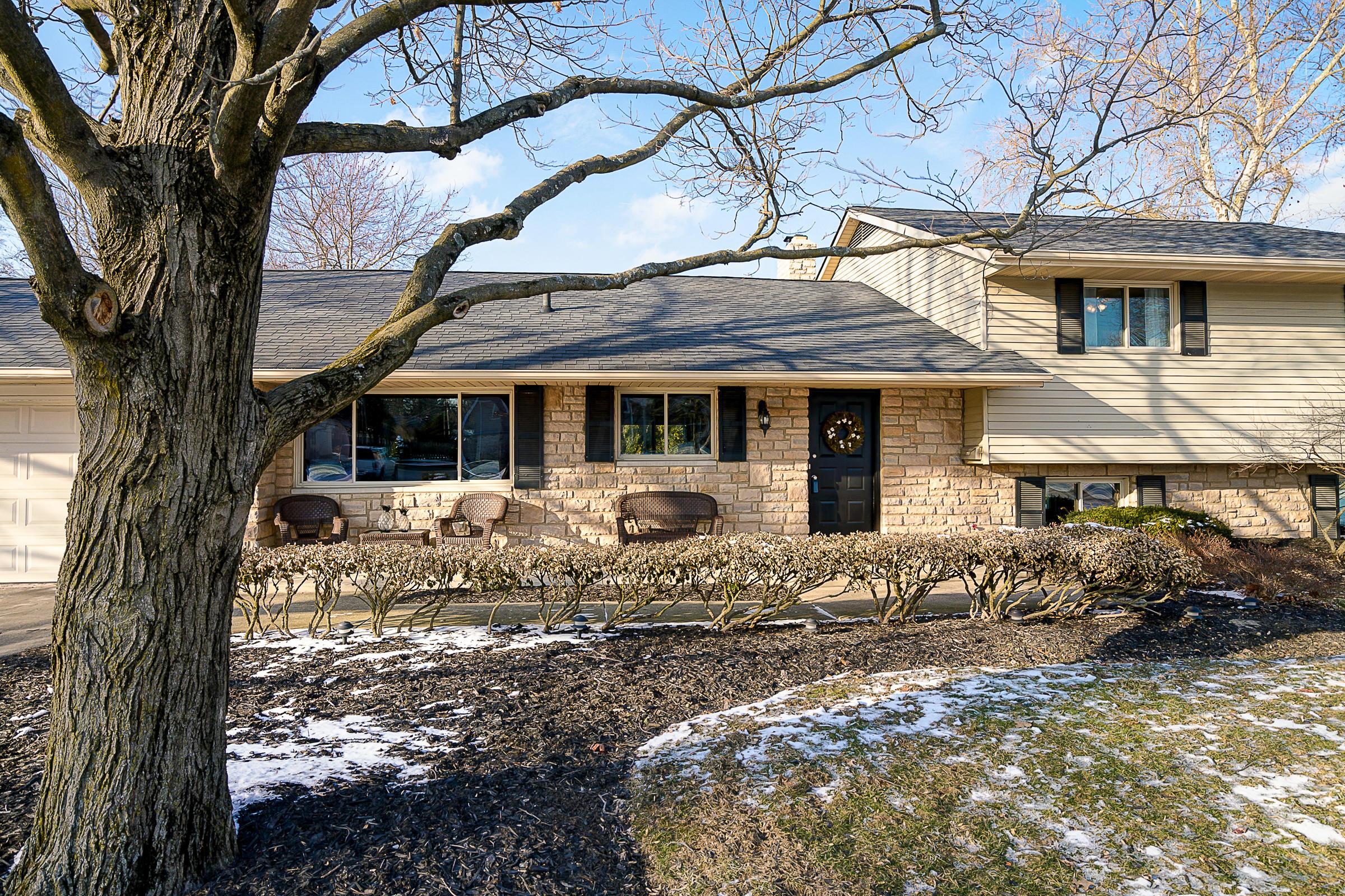 2068 Chardon Road Upper Arlington, OH 43220 - Photo 3 of 41
