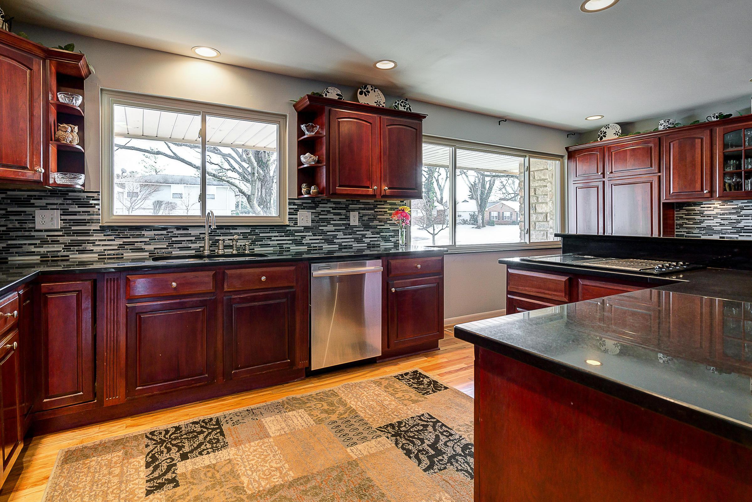 2068 Chardon Road Upper Arlington, OH 43220 - Photo 10 of 41