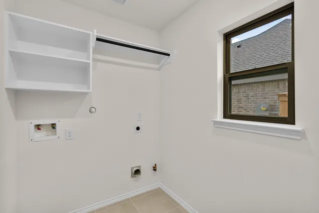 $349,990 | 1064 Shl Crk Trail, Conroe, TX 77304