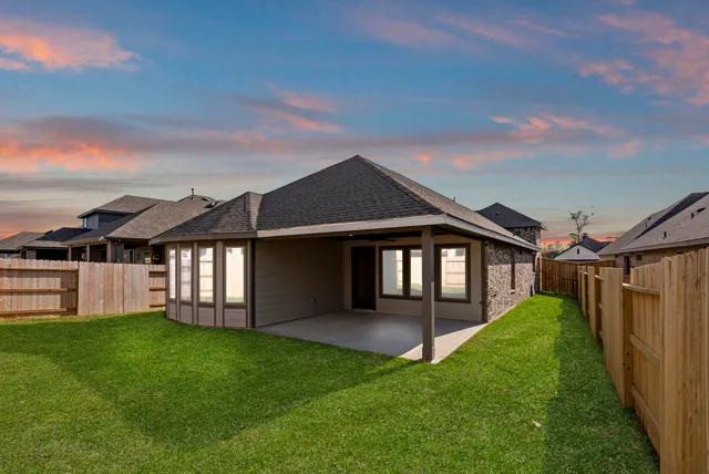 $349,990 | 1064 Shl Crk Trail, Conroe, TX 77304