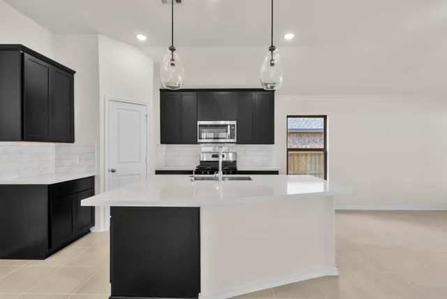 $349,990 | 1064 Shl Crk Trail, Conroe, TX 77304