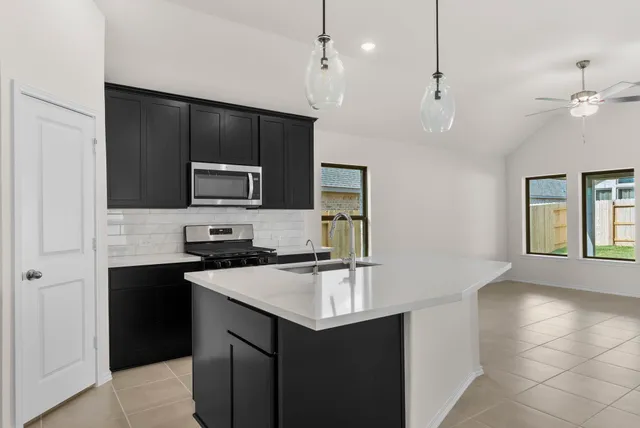 $349,990 | 1064 Shl Crk Trail, Conroe, TX 77304