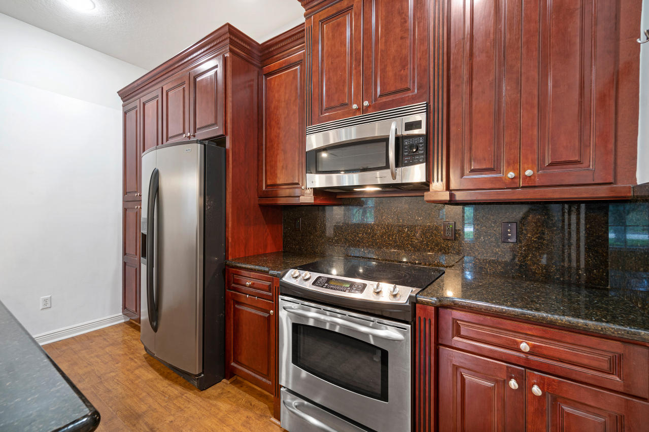 786 Northwest 83rd Lane Boca Raton, FL 33487 - Photo 12 of 31 017-786Northwest83rdLane-BocaRaton-FL-33