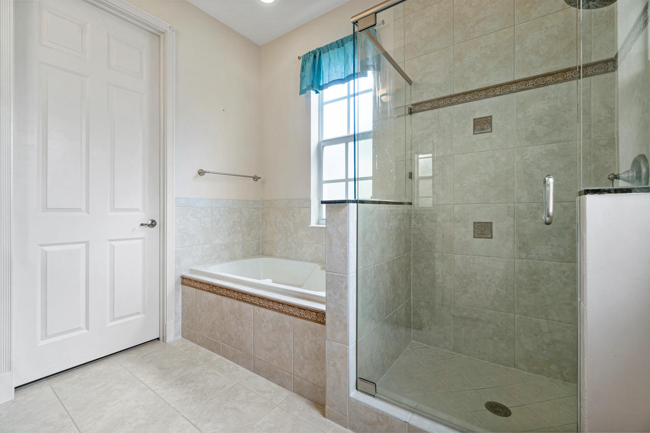 786 Northwest 83rd Lane Boca Raton, FL 33487 - Photo 16 of 31 032-786Northwest83rdLane-BocaRaton-FL-33