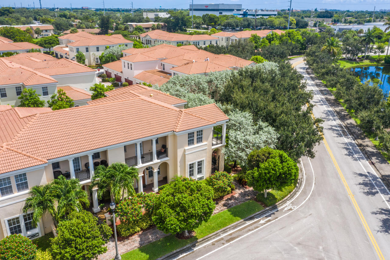 786 Northwest 83rd Lane Boca Raton, FL 33487 - Photo 29 of 31 036-786Northwest83rdLane-BocaRaton-FL-33