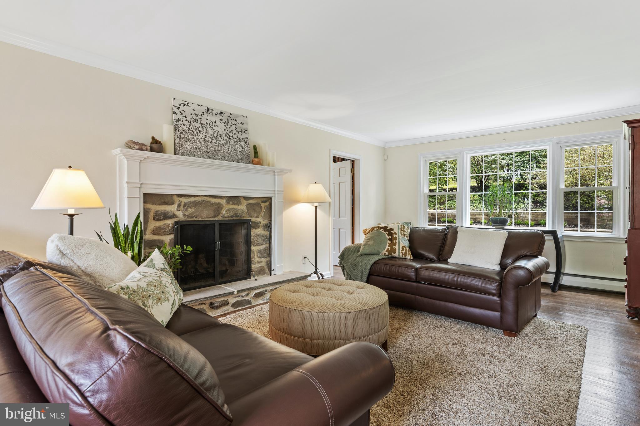 561 Bair Road Berwyn, PA 19312 - Photo 11 of 40 Fireside living room