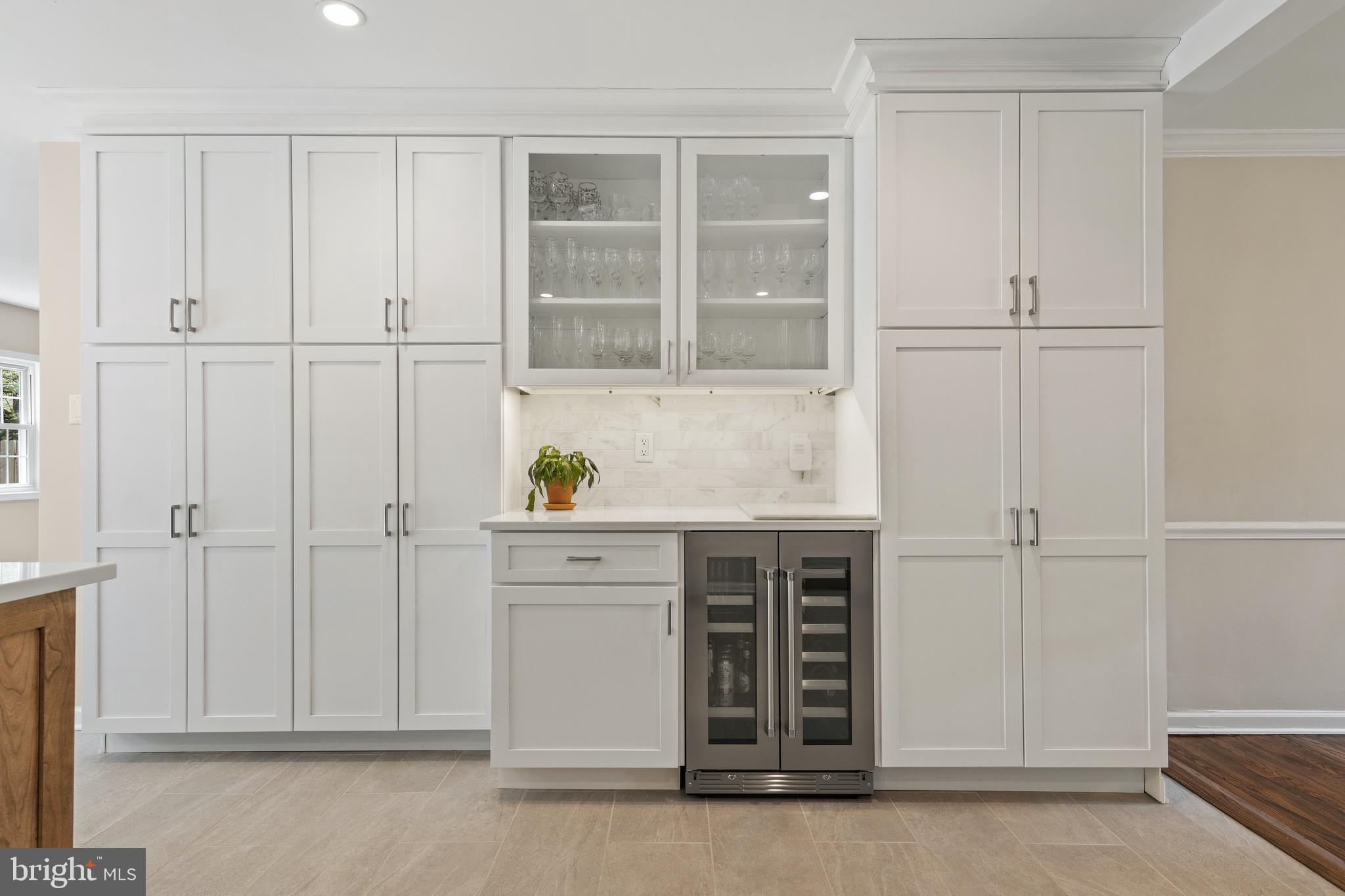 561 Bair Road Berwyn, PA 19312 - Photo 19 of 40 Bar area