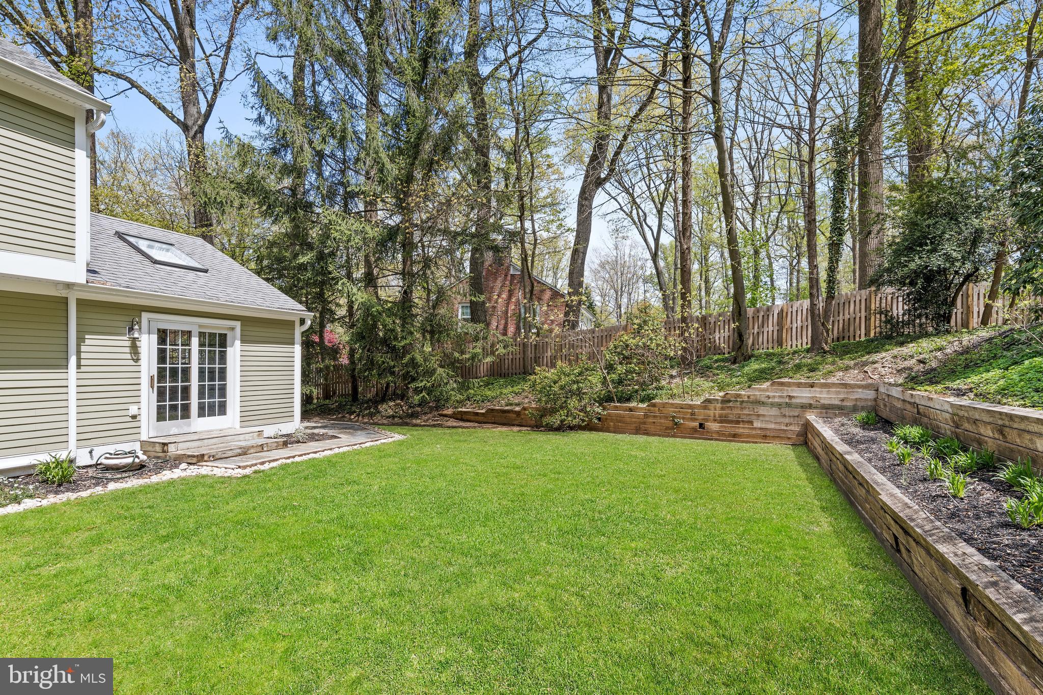 561 Bair Road Berwyn, PA 19312 - Photo 4 of 40 Large flat space next to patio