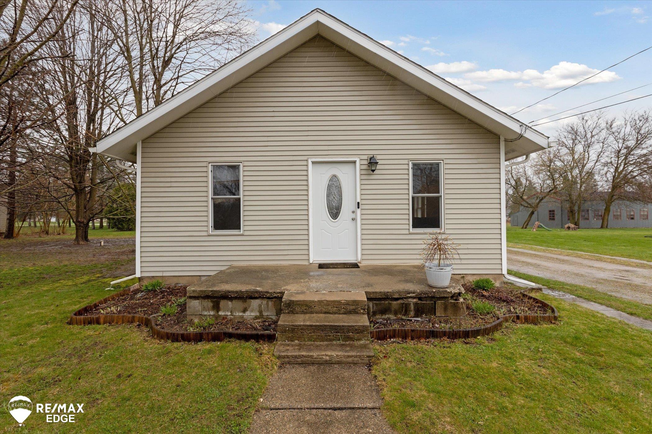 7449 East Coldwater Road Davison, MI 48423 - Photo 5 of 36 50138554-b7e5d80d-56a3-4961-bdec-4c7bf177e29e.JPG