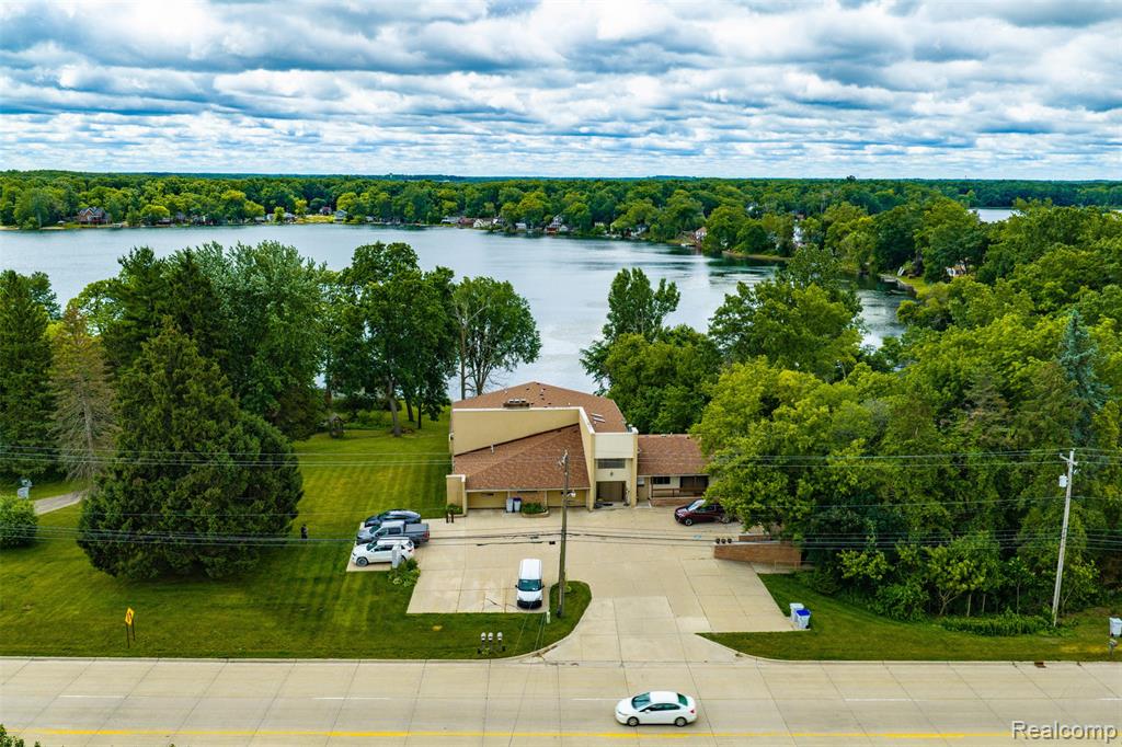 11034 East Grand River Road Brighton, MI 48116 - Photo 3 of 60