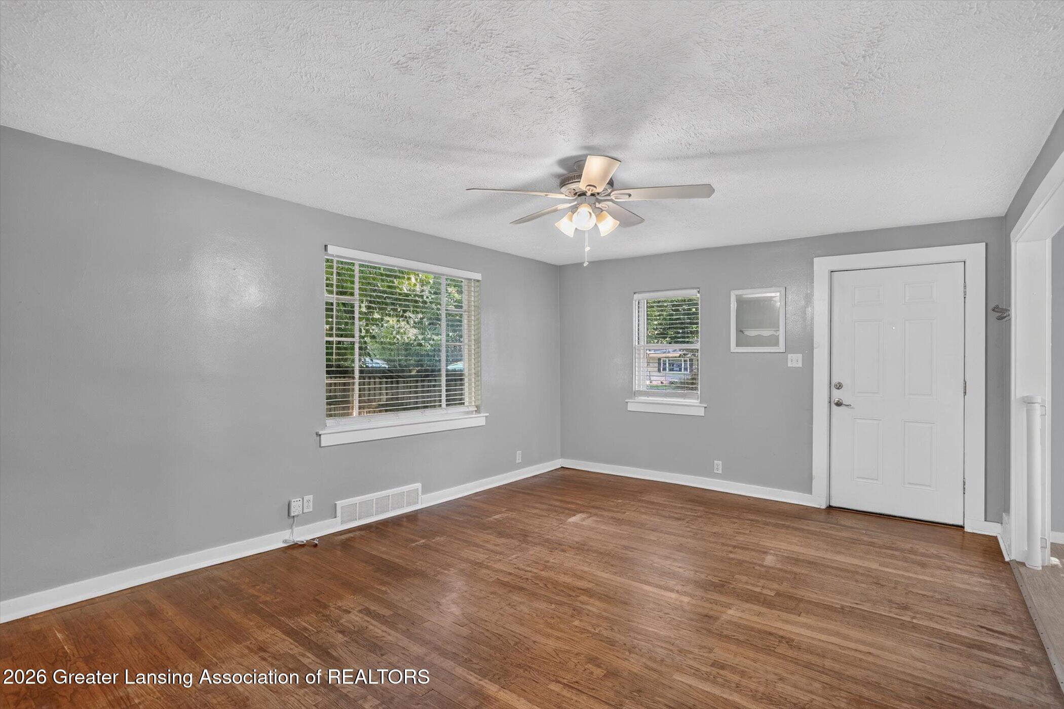 2020 Hamilton Road Okemos, MI 48864 - Photo 21 of 38 22-2020-Hamilton-Rd-WindowStill-Photogra