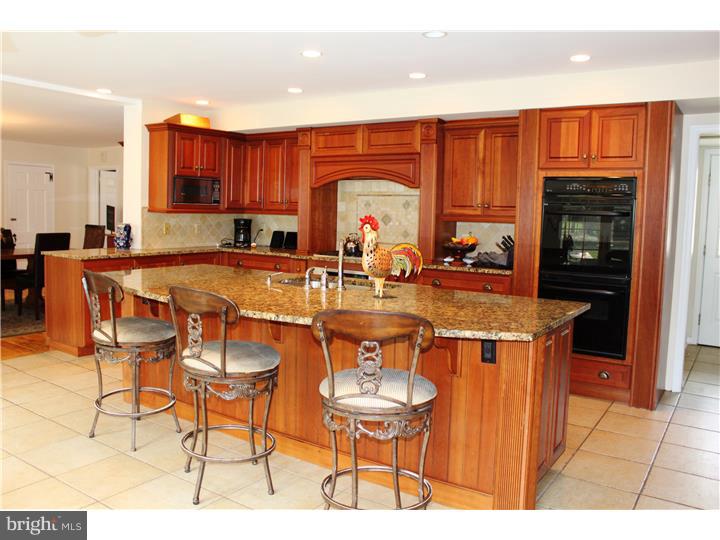 636 Dorset Road Devon, PA 19333 - Photo 4 of 25 Kitchen