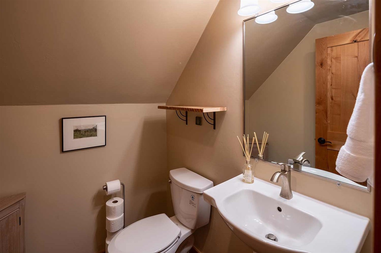 5202 Palisade Road Soda Springs, CA 95728 - Photo 17 of 20 Gallery Image 17