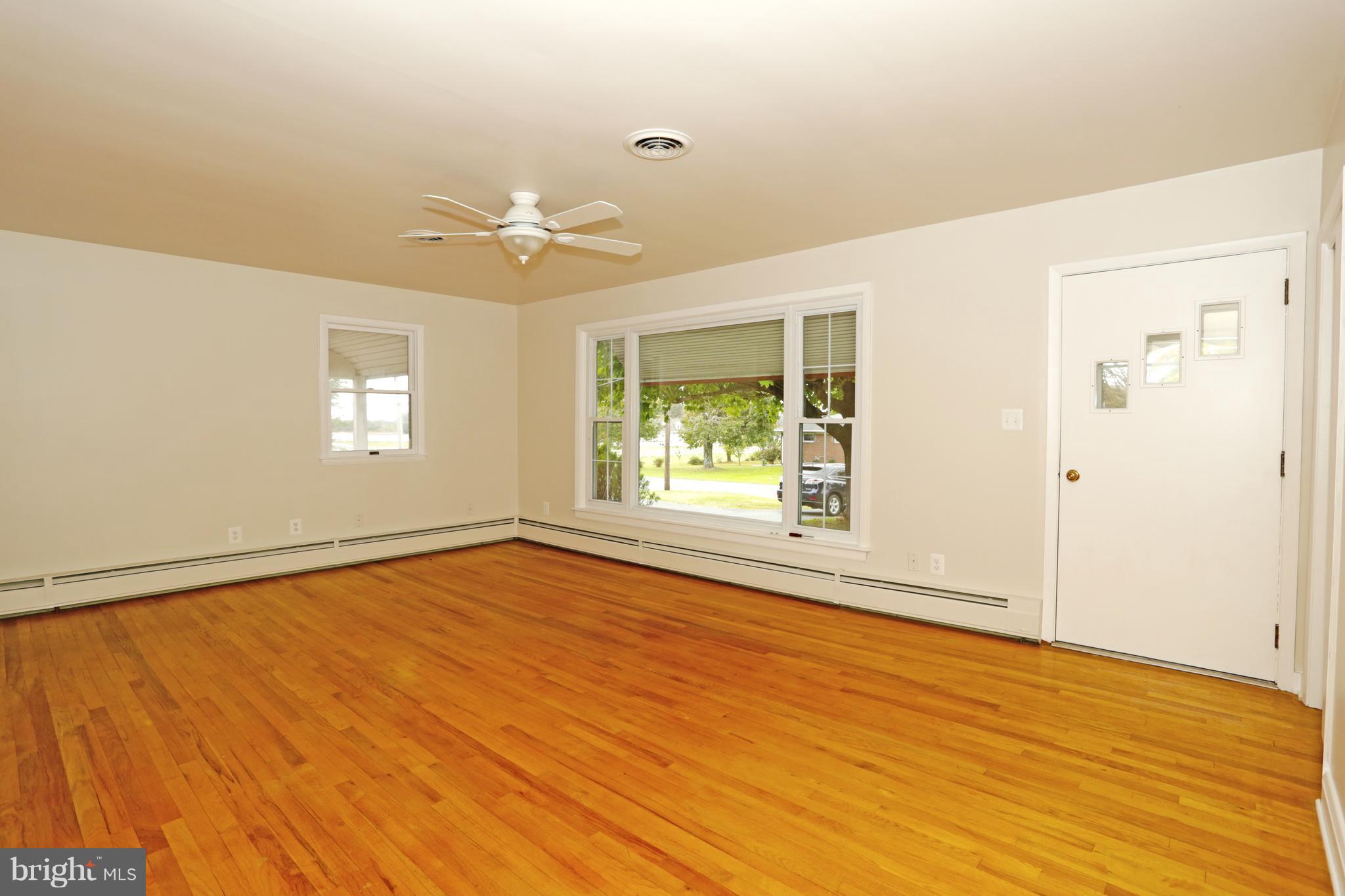 415 Calvary Road Churchville, MD 21028 - Photo 7 of 25 Living Room