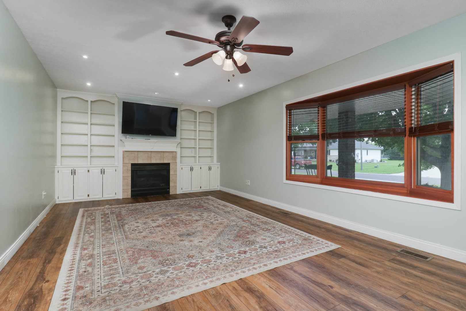 404 Sunset Drive Colfax, IL 61728 - Photo 12 of 33