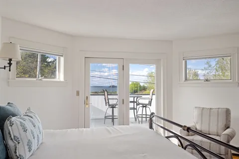 $1,249,000 | 4 Harborview Road, Hull, MA 02045