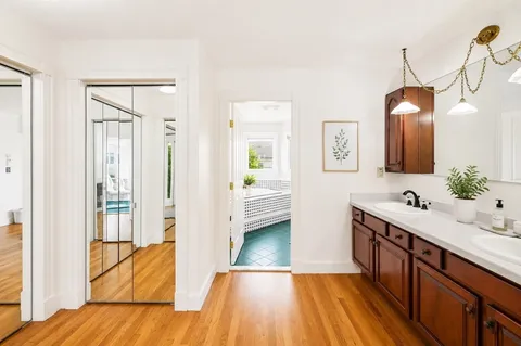 $1,249,000 | 4 Harborview Road, Hull, MA 02045