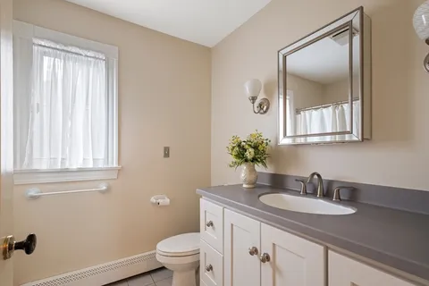 $1,249,000 | 4 Harborview Road, Hull, MA 02045