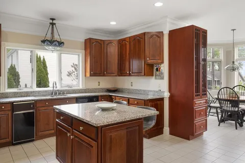 $1,249,000 | 4 Harborview Road, Hull, MA 02045