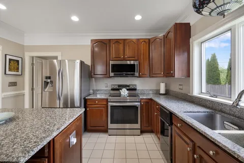 $1,249,000 | 4 Harborview Road, Hull, MA 02045