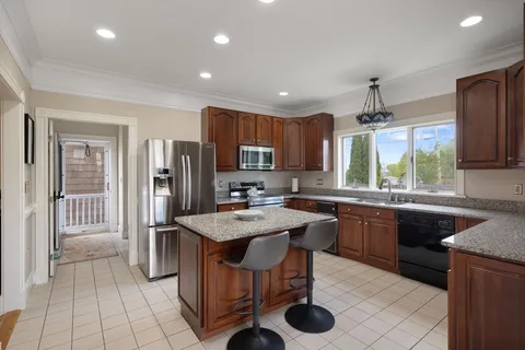 $1,249,000 | 4 Harborview Road, Hull, MA 02045