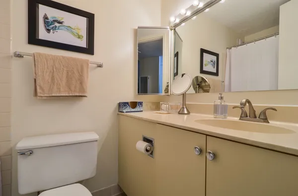 $210,000 | 405 North Wabash Avenue, Unit 1305, Chicago, IL 60611