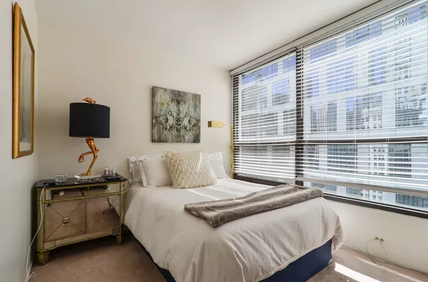 $210,000 | 405 North Wabash Avenue, Unit 1305, Chicago, IL 60611