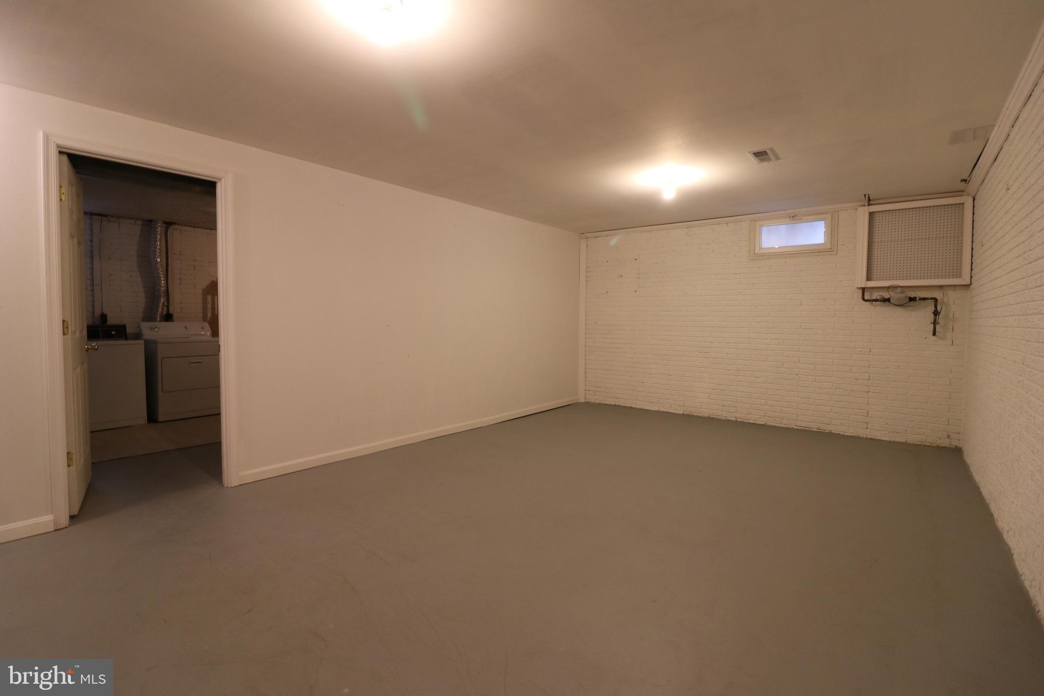 17501 Collier Circle Poolesville, MD 20837 - Photo 27 of 34 Semi-finished area - great play or game room