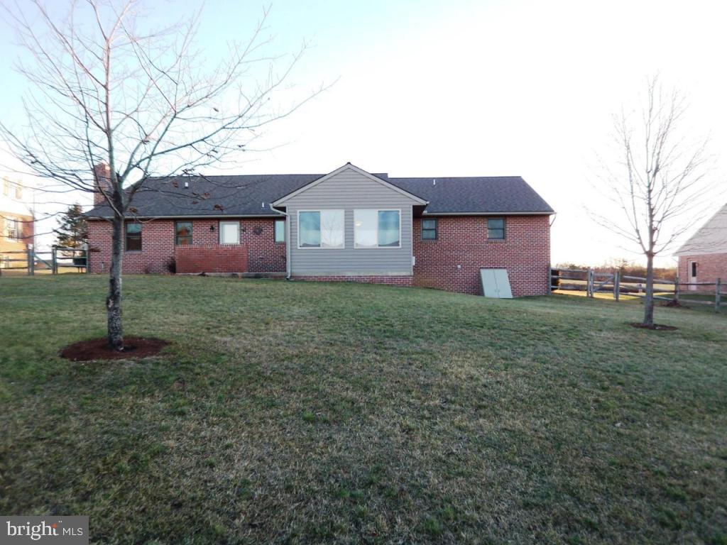 660 Snyder Road Lititz, PA 17543 - Photo 2 of 19