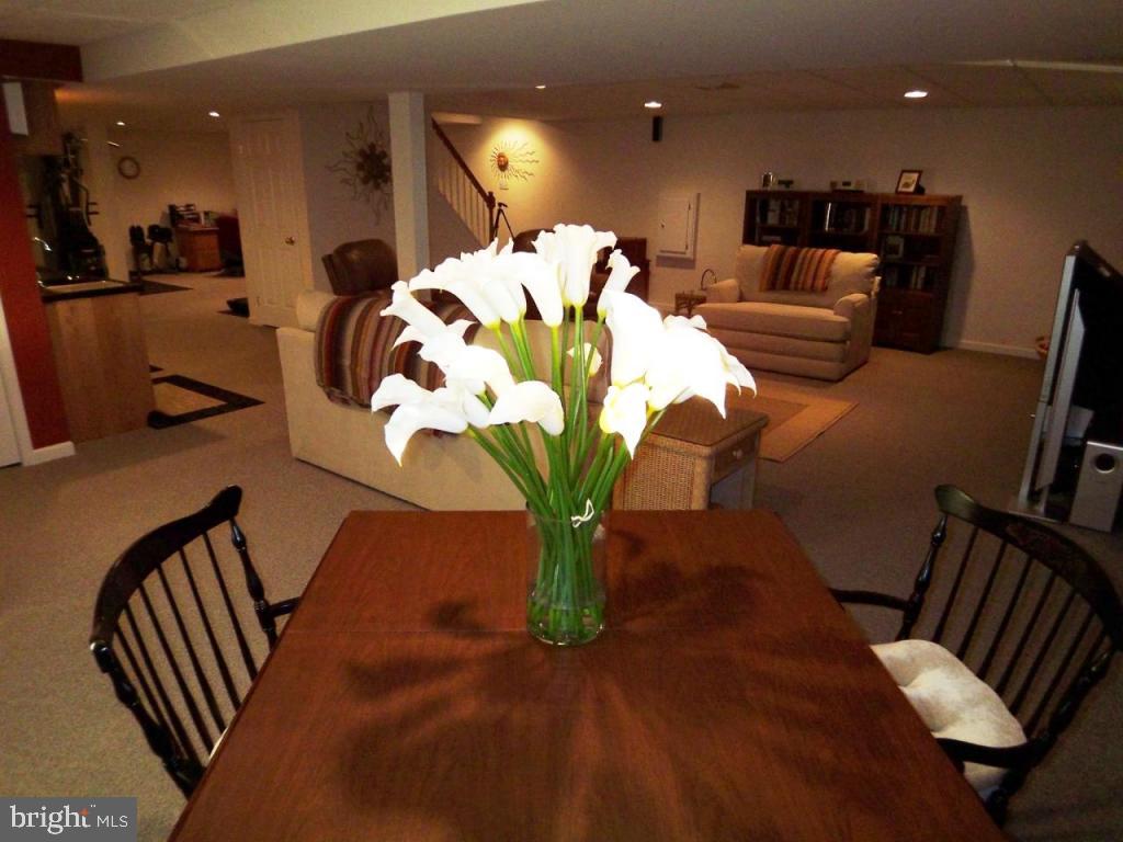 660 Snyder Road Lititz, PA 17543 - Photo 11 of 19