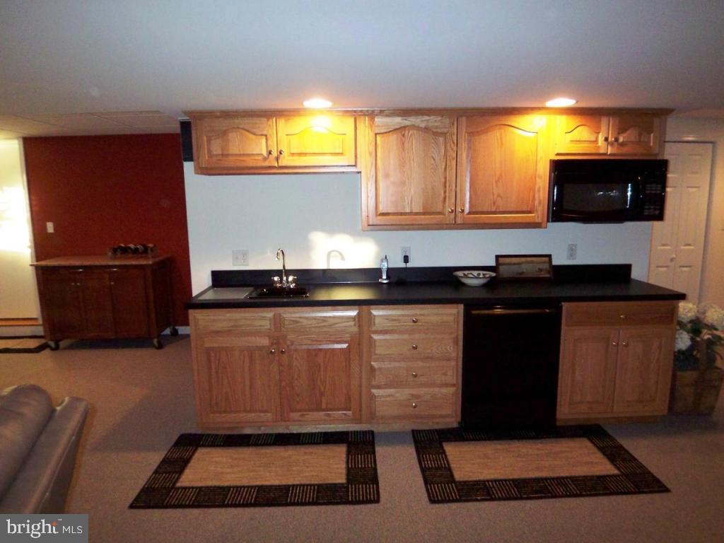 660 Snyder Road Lititz, PA 17543 - Photo 13 of 19