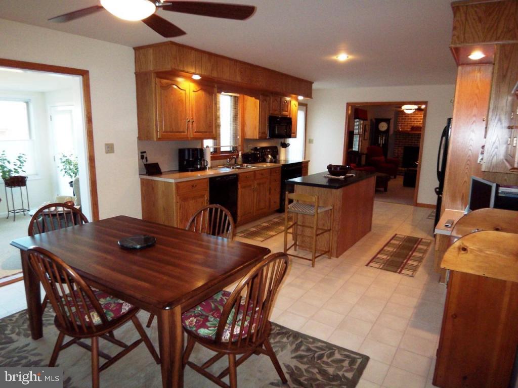 660 Snyder Road Lititz, PA 17543 - Photo 5 of 19