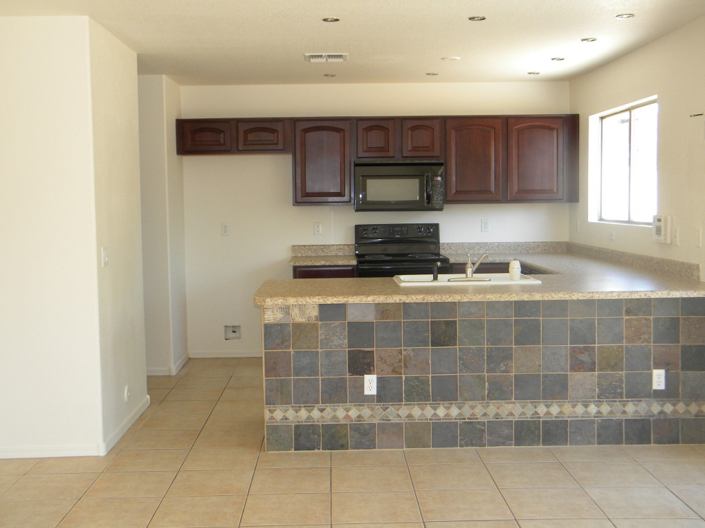 15 West Hayduk Road Phoenix, AZ 85041 - Photo 13 of 18 Kitchen