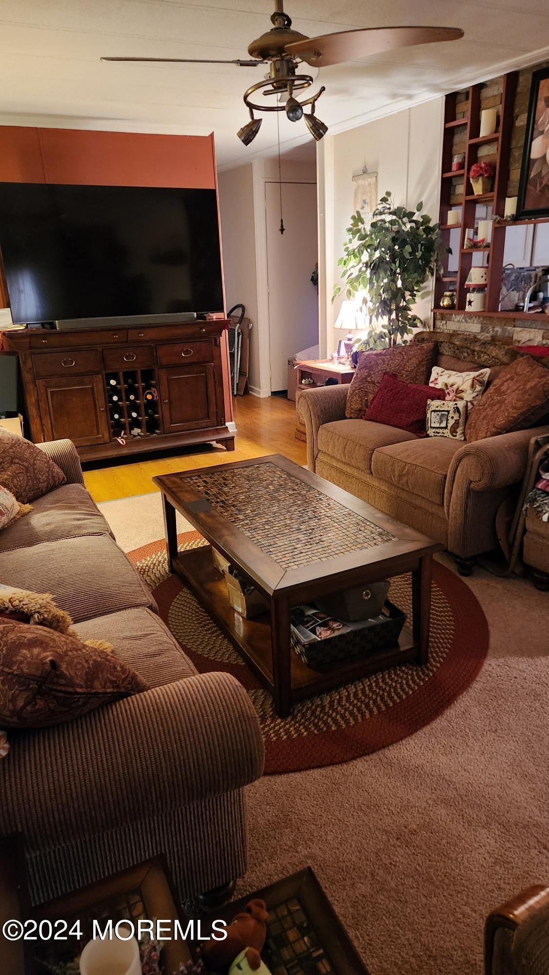 8 Eagle Road Jackson, NJ 08527 - Photo 5 of 21 8 Eagle Living room 6