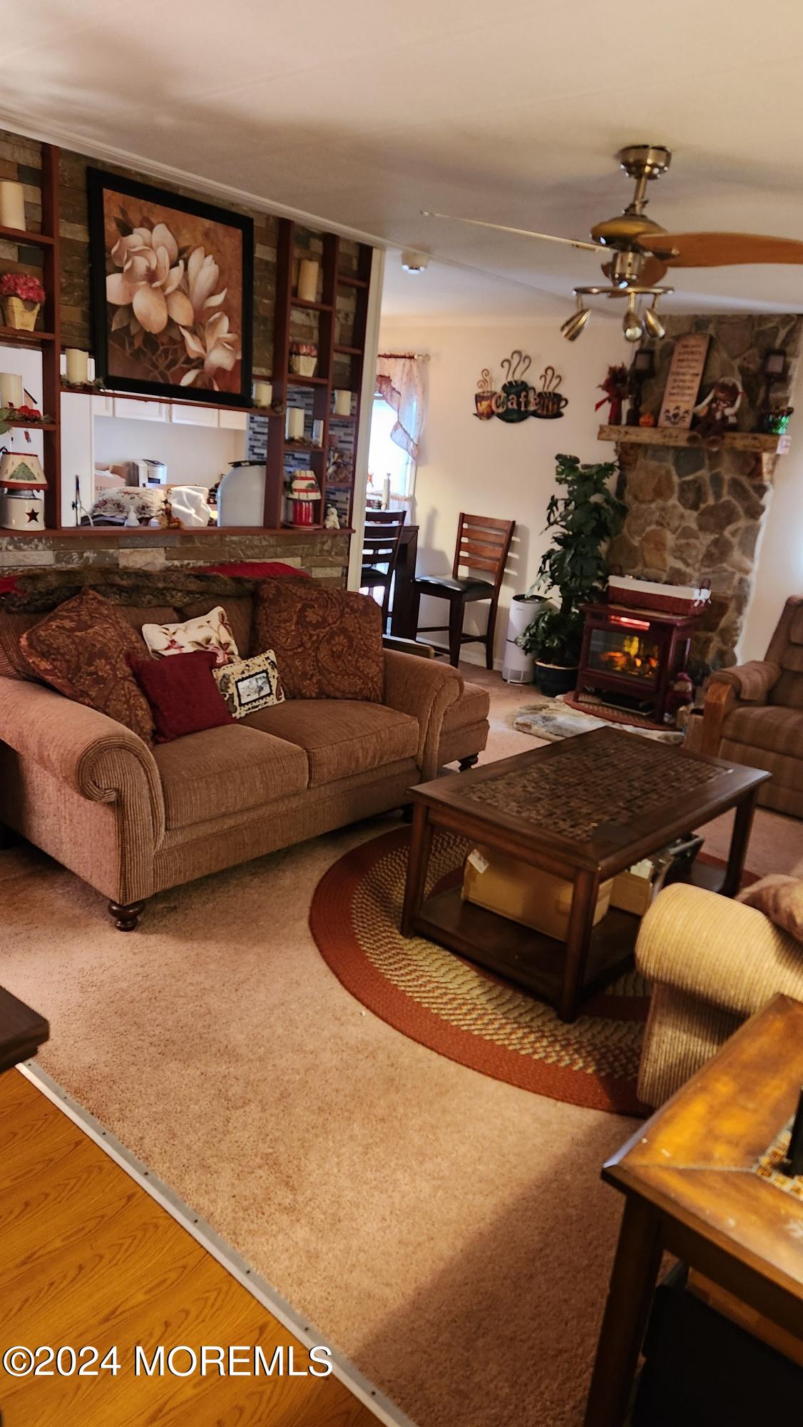 8 Eagle Road Jackson, NJ 08527 - Photo 6 of 21 8 eagle Living room 7