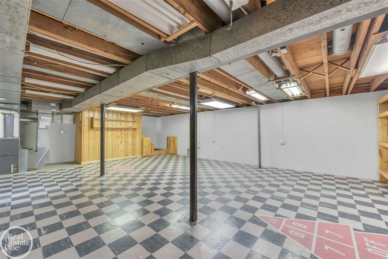 747 Ballantyne Road Grosse Pointe, MI 48236 - Photo 36 of 46 50016439-35.JPG